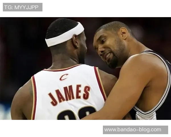 足球场上的奇葩瞬间扒裤拉屎引发的搞笑故事与尴尬回忆